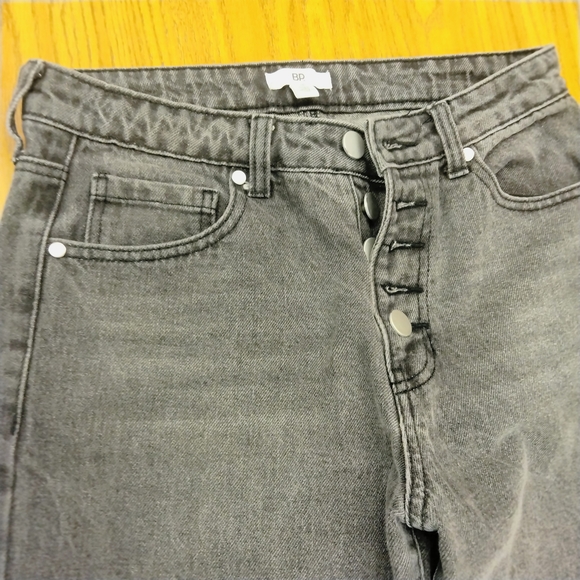 Zara Women's Gray Boyfriend Jeans, 3 for the price of one. - Picture 15 of 16